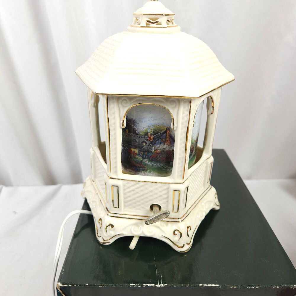 Thomas‎ Kinkade Painter of Light Gazebo Music Box Lamp